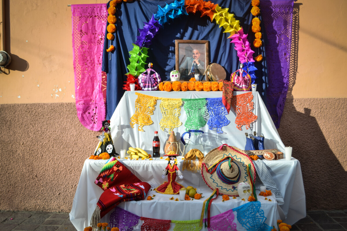 Sample of one of the altars on Morelos Poniente street. Photo: Héctor Ruiz.