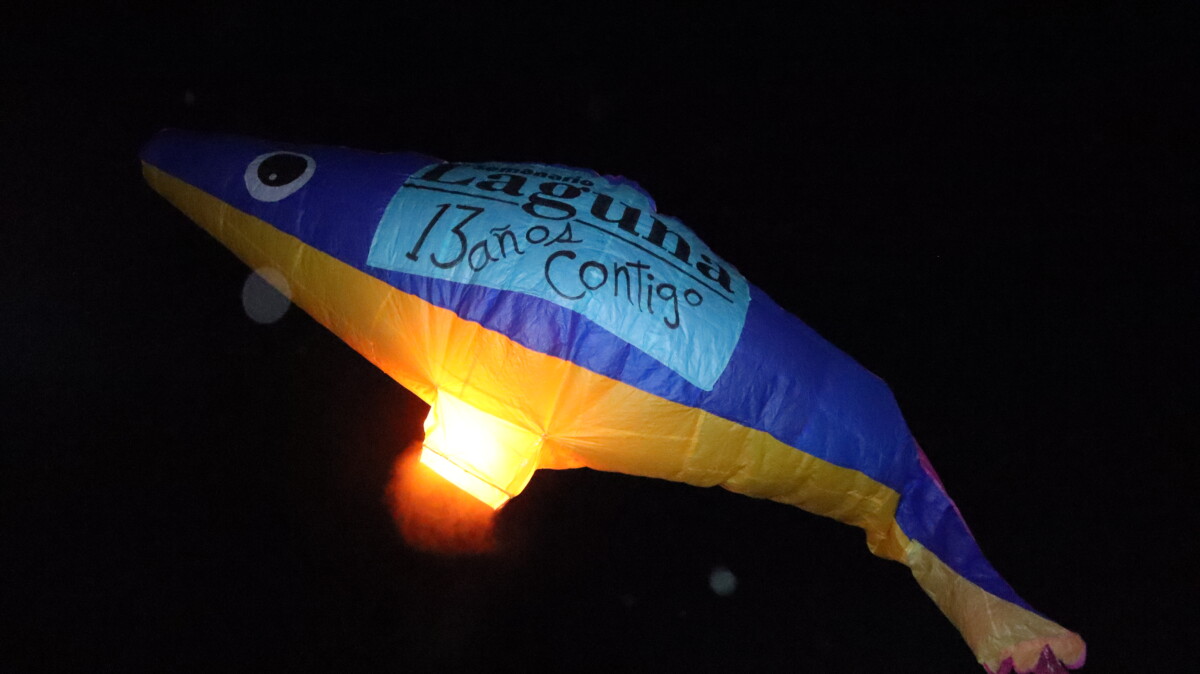 Semanario Laguna lanzó su globo del 13 aniversario, realizado por el equipo Peraloca. Foto: D. Arturo Ortega.