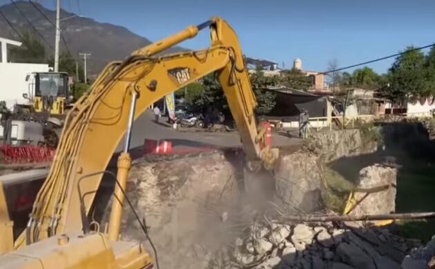 Construyen puente en Zapotitán de Hidalgo