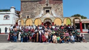 Actores y staff de Pasión de Cristo Ajijic, tras la conclusión de la 46 representación. Foto: D. Arturo Ortega.