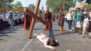 Estación en la que Cristo cae pro primera vez antes de ir a su crucifixión. Foto: Armando Esquivel.