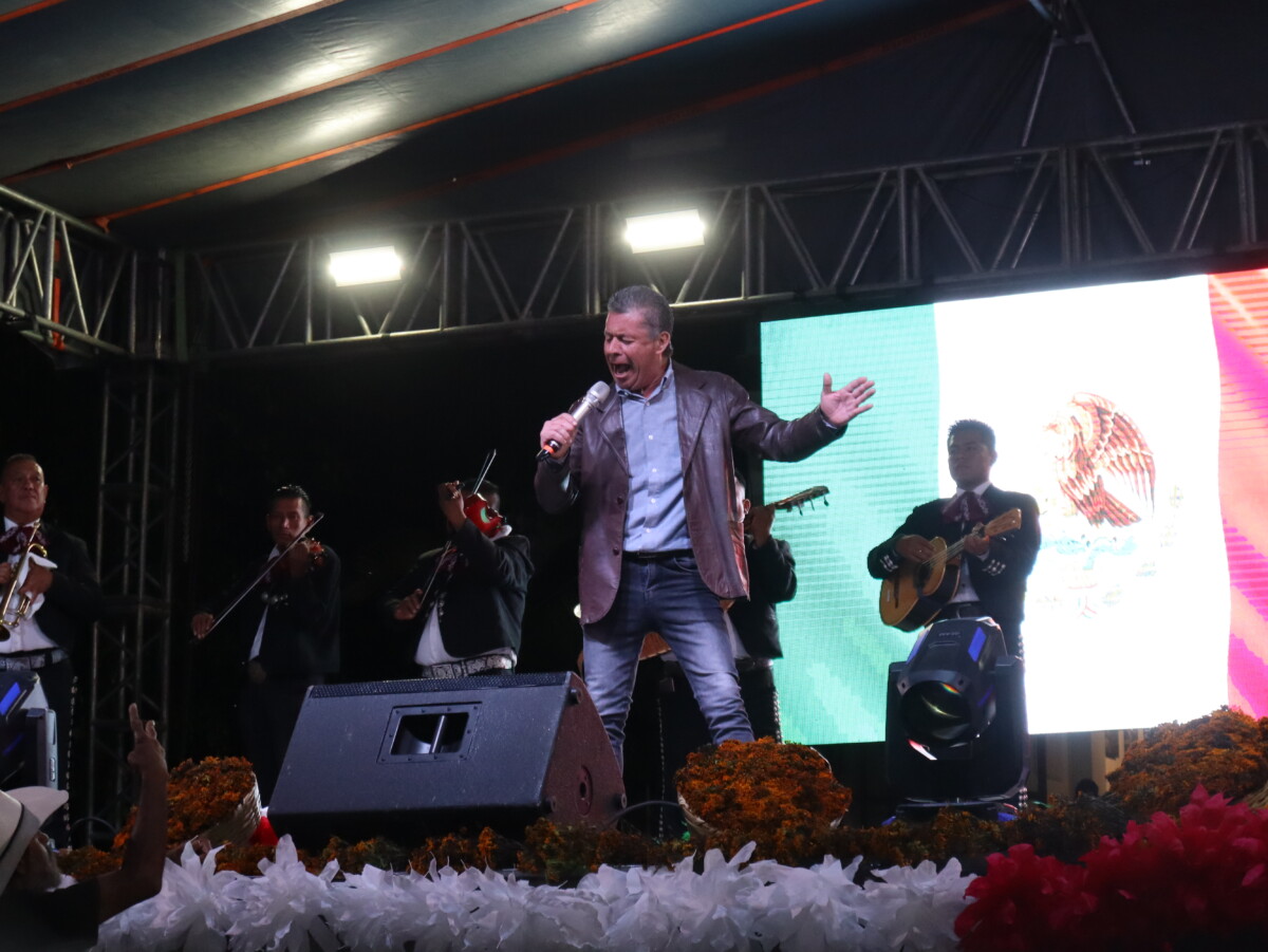 Participante de “Los Aficionados”, dinámica que emocionó al público. Foto: Sofía Medeles. 