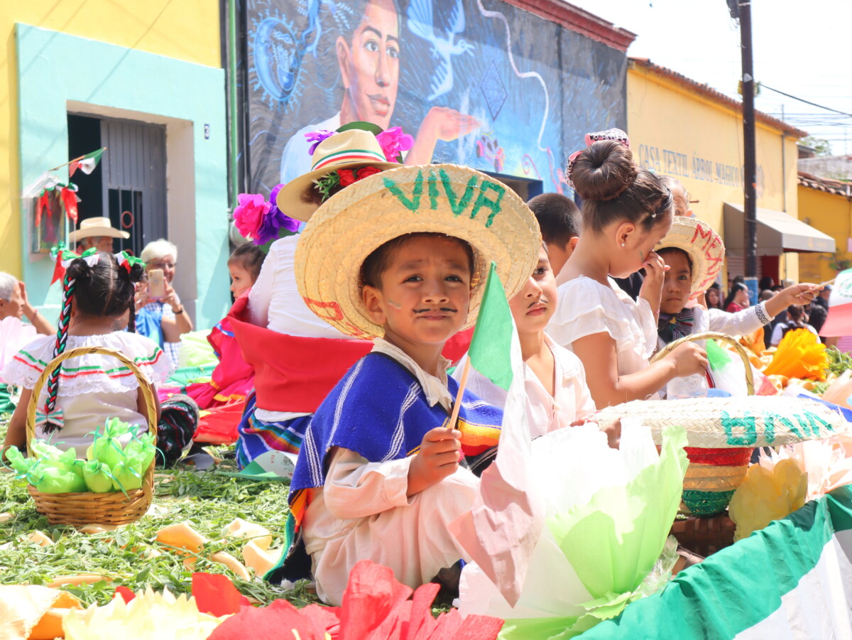 Niños que participaron en el Desfile Cívico del 16 de septiembre. Foto: Sofía Medeles. 