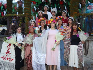 Reinas del Rebozo; Reina y princesas Fiestas Patrias. Foto: Sofía Medeles.