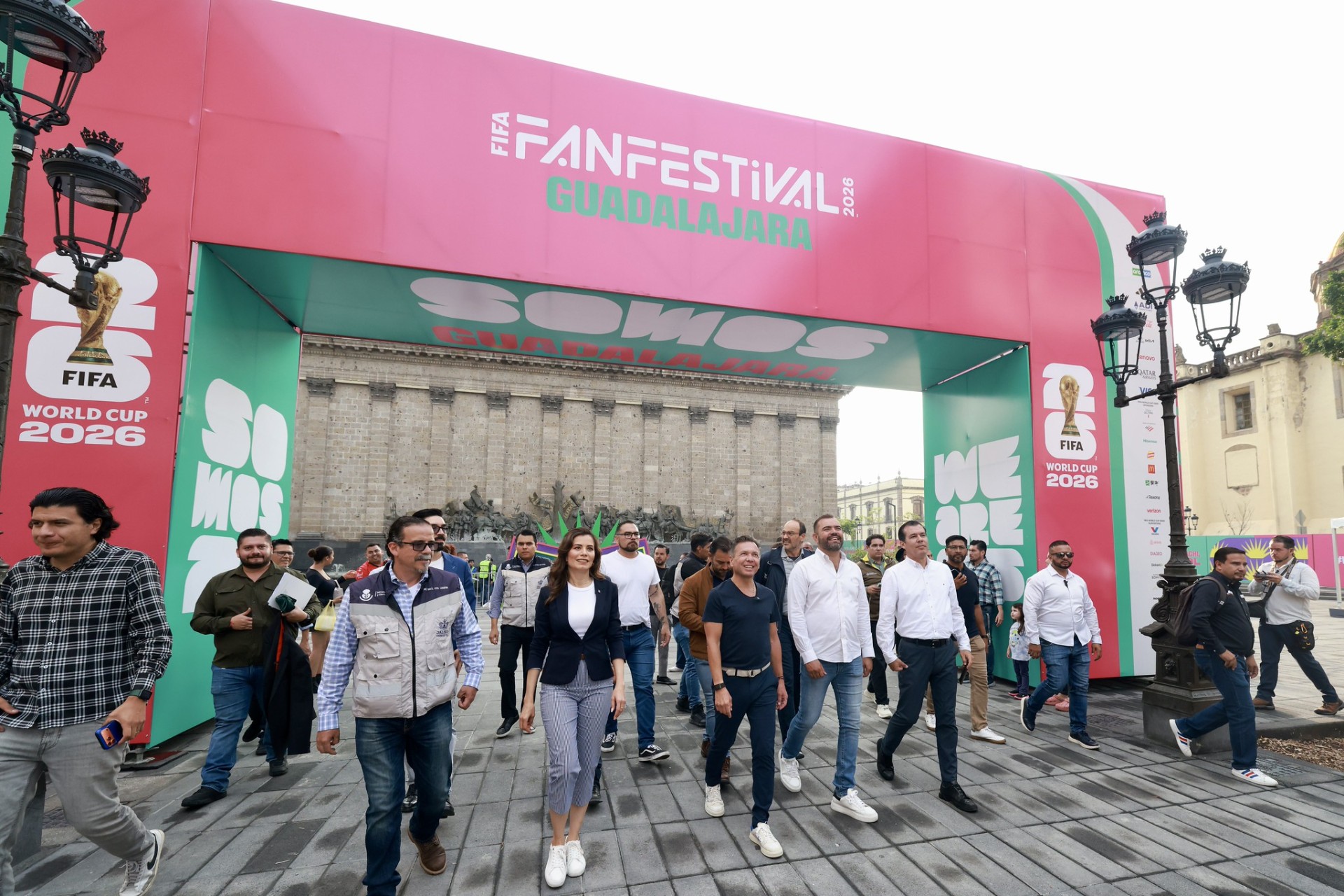 FOTO 2_ Accesos al FIFA Fan Fest en el centro histórico de Guadalajara. Foto_ Omar Hernández, Uno Tv..jpg FOTO 2_ Accesos al FIFA Fan Fest en el centro histórico de Guadalajara. Foto_ Omar Hernández, Uno Tv..jpg