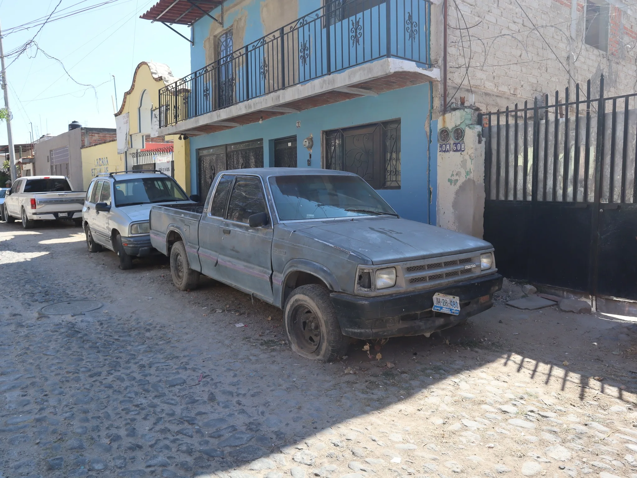 Refuerzan retiro de vehículos abandonados en Chapala 