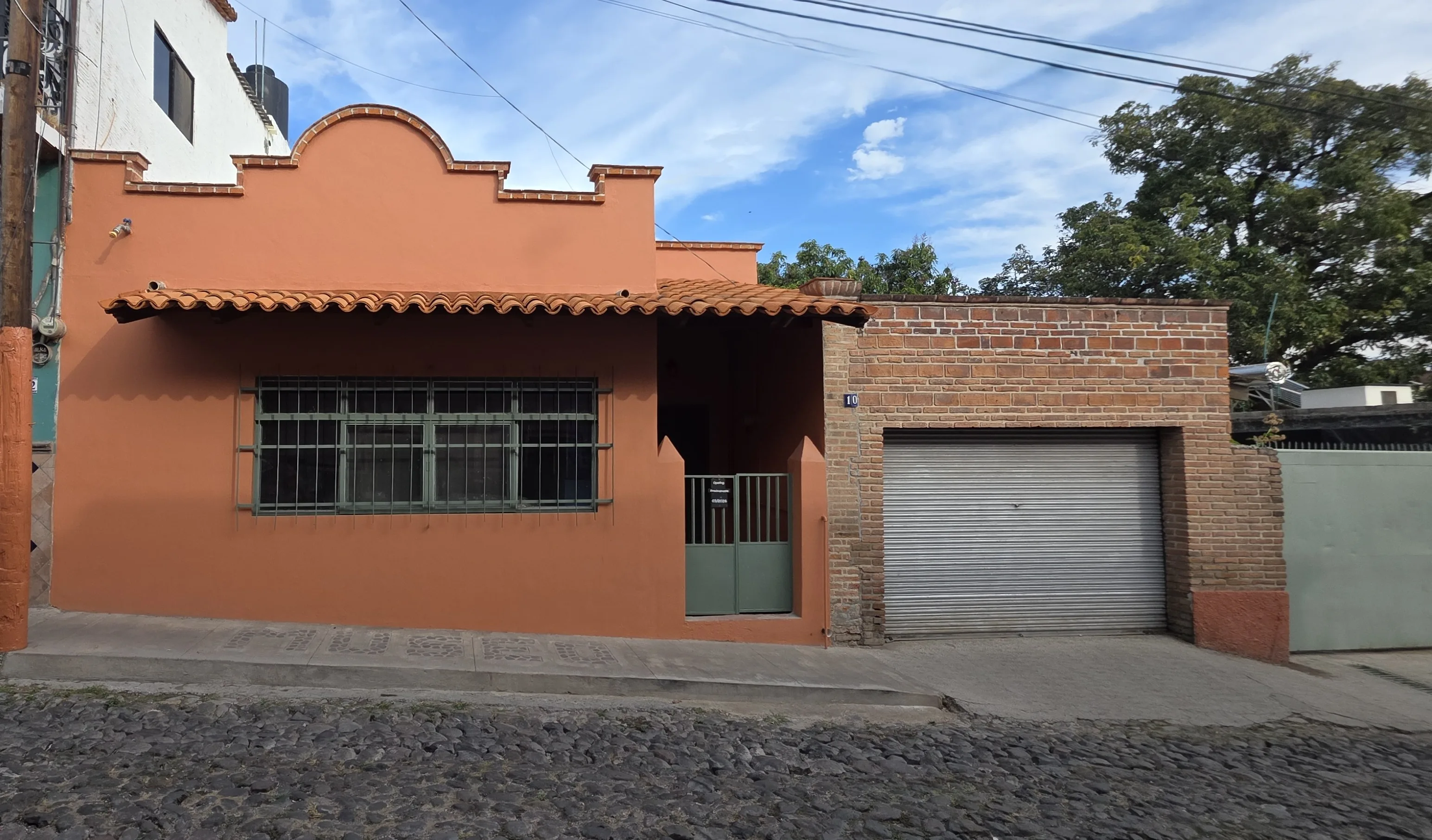 El museo Colección de Recuerdos estará en la calle Marcos Castellanos No. 10, Ajijic. Inauguración prevista para el 19 de marzo. Foto: Patrick O'Heffernan