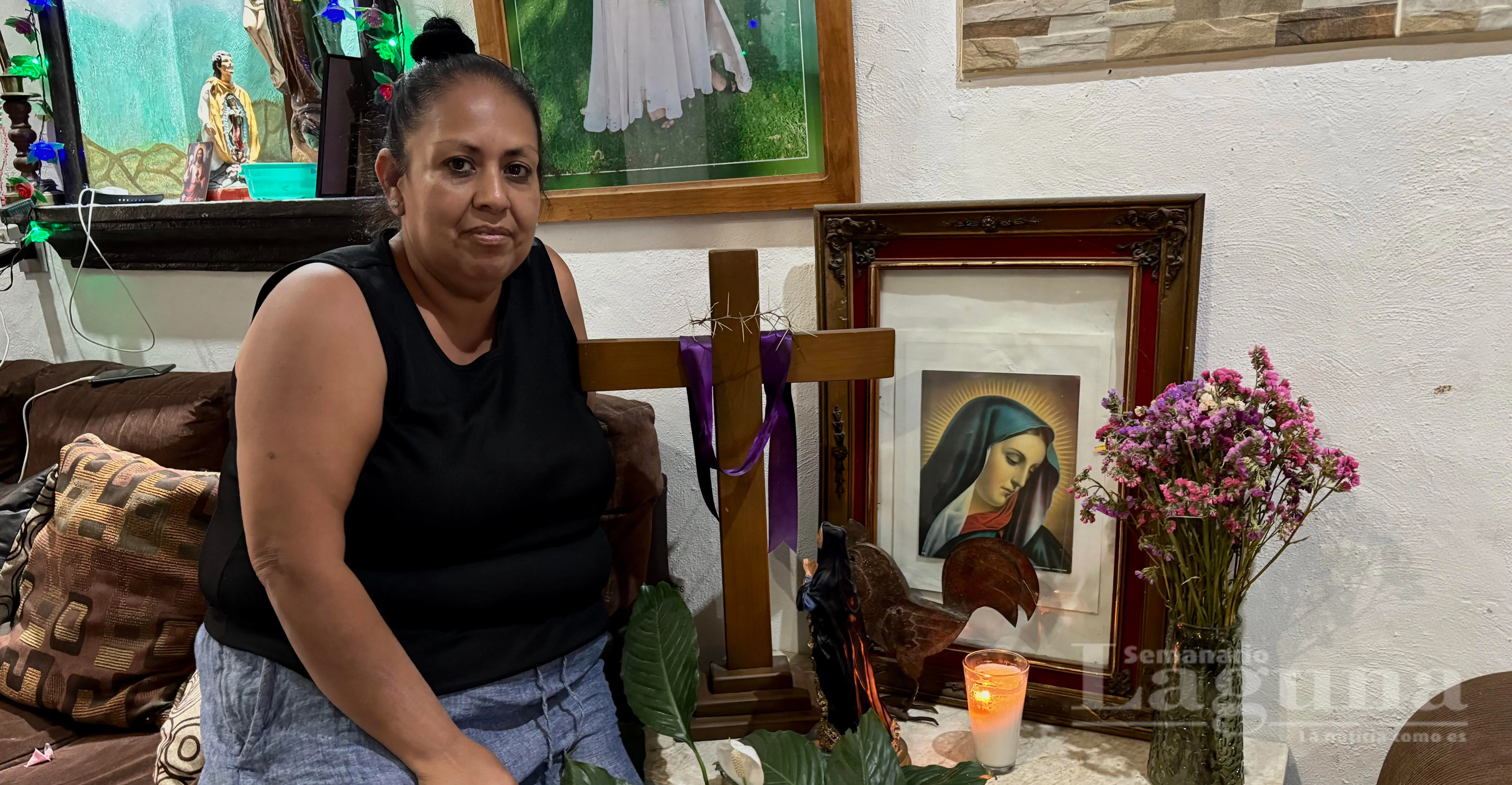 Altar de la familia Flores Doña Cata al interior de su domicilio. Foto: Citlaly Silva.