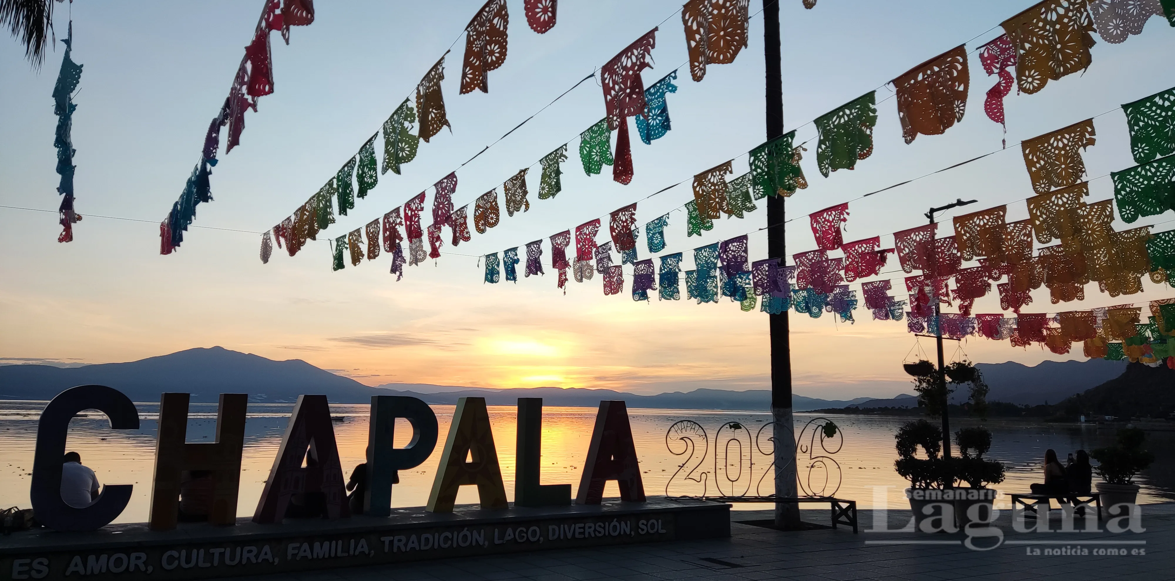 El malecón de Chapala es uno de los atractivos del municipio ribereño. Foto D.