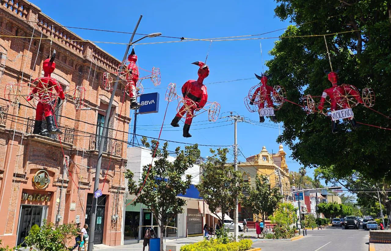 Este año quemaron 9 figuras de los Judas en Chapala. Foto: Gobierno de Chapala.