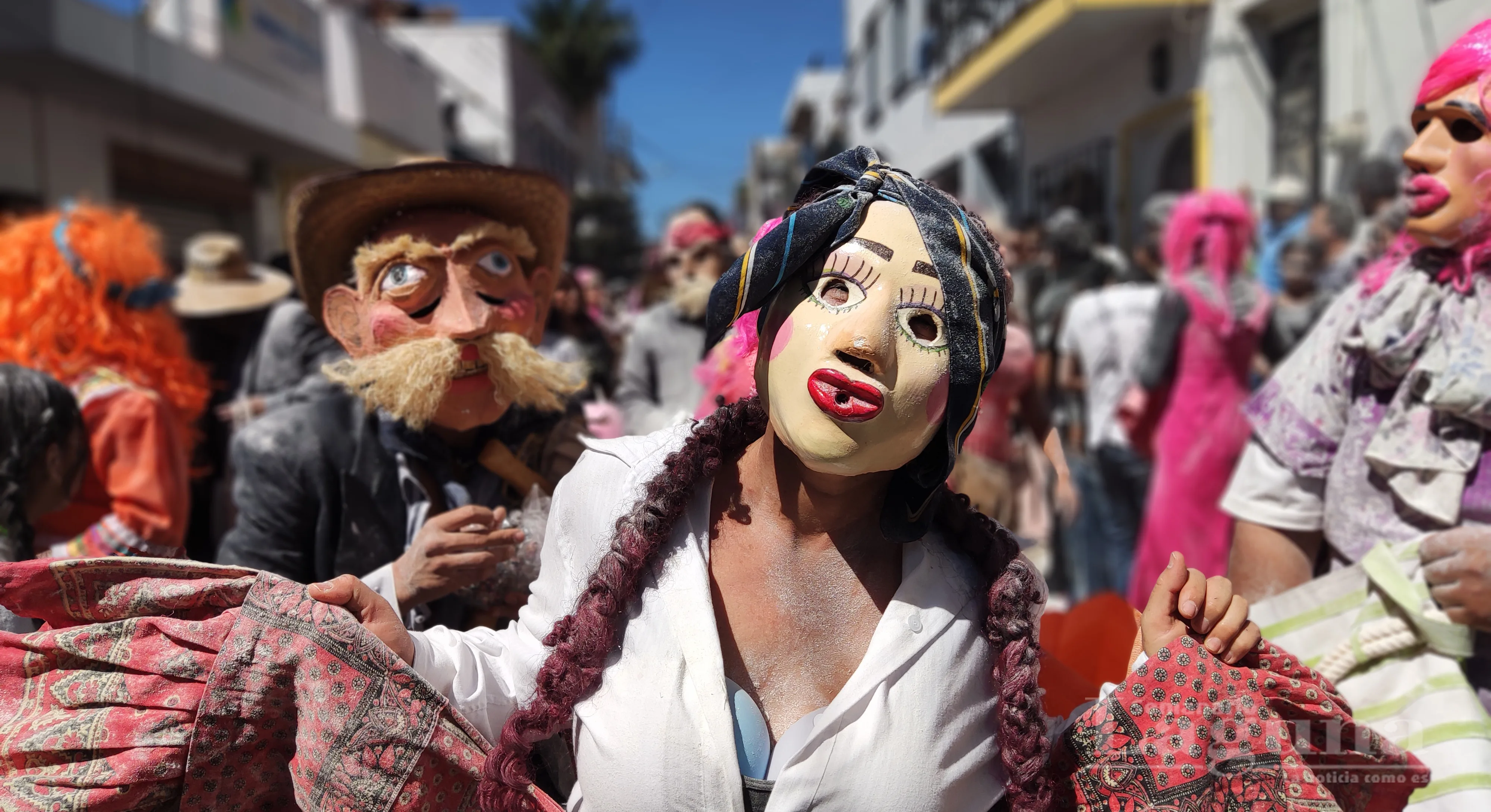 En la categoría de Cultura Ajijic participa por su personaje conocido como las Sayacas. Foto: D. Arturo Ortega.