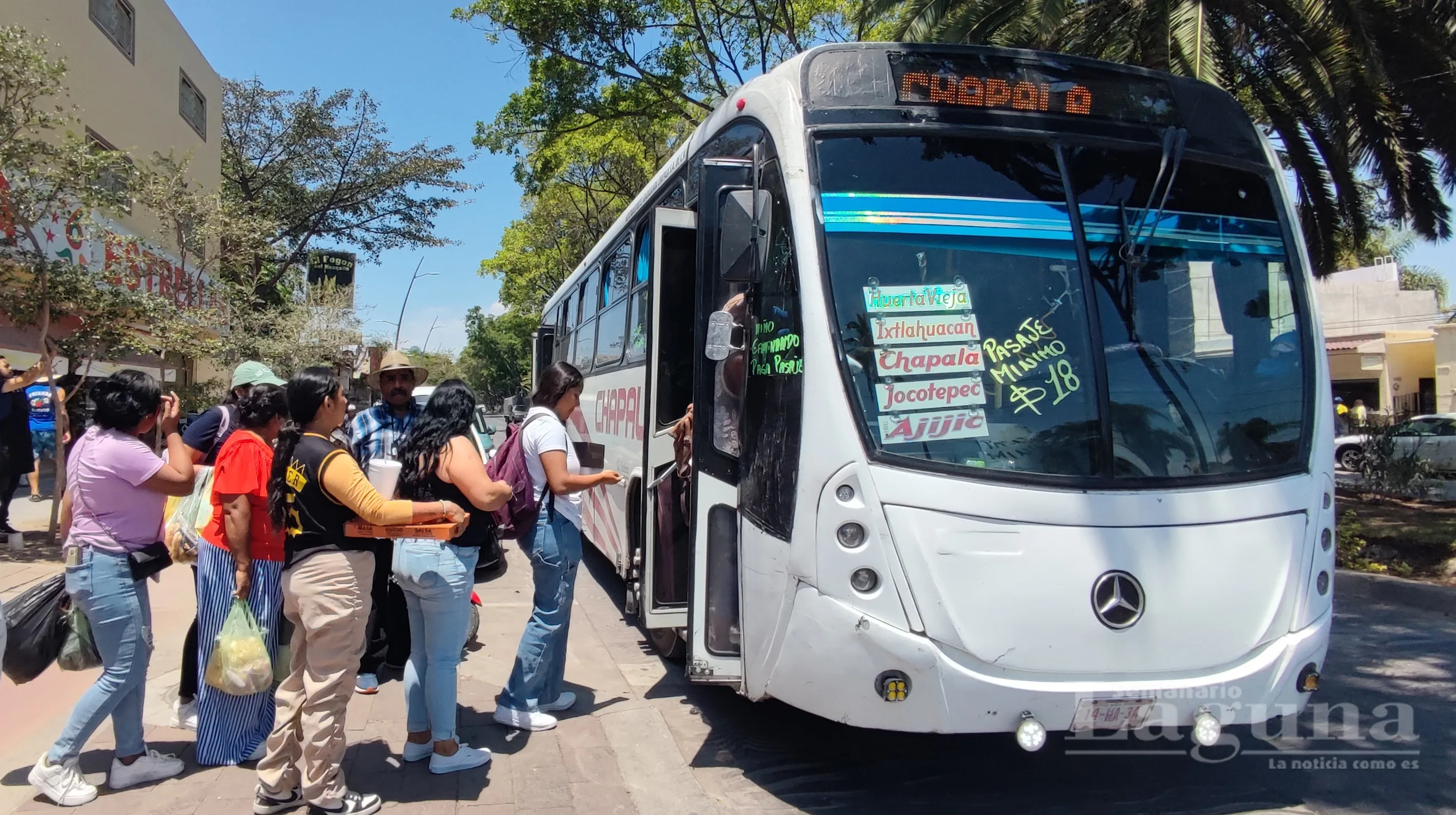 Camión de Segunda de la Ruta Chapala – Jocotepec. Foto: D. Arturo Ortega