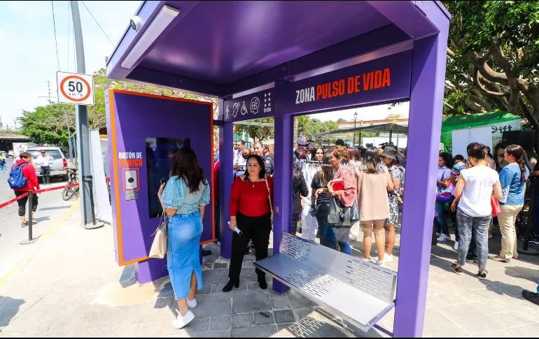 Dispositivo Pulso de Vida afuera del Mercado San Juan de Dios; el programa suma más de 40 activaciones en la entidad. Foto: El Informador.