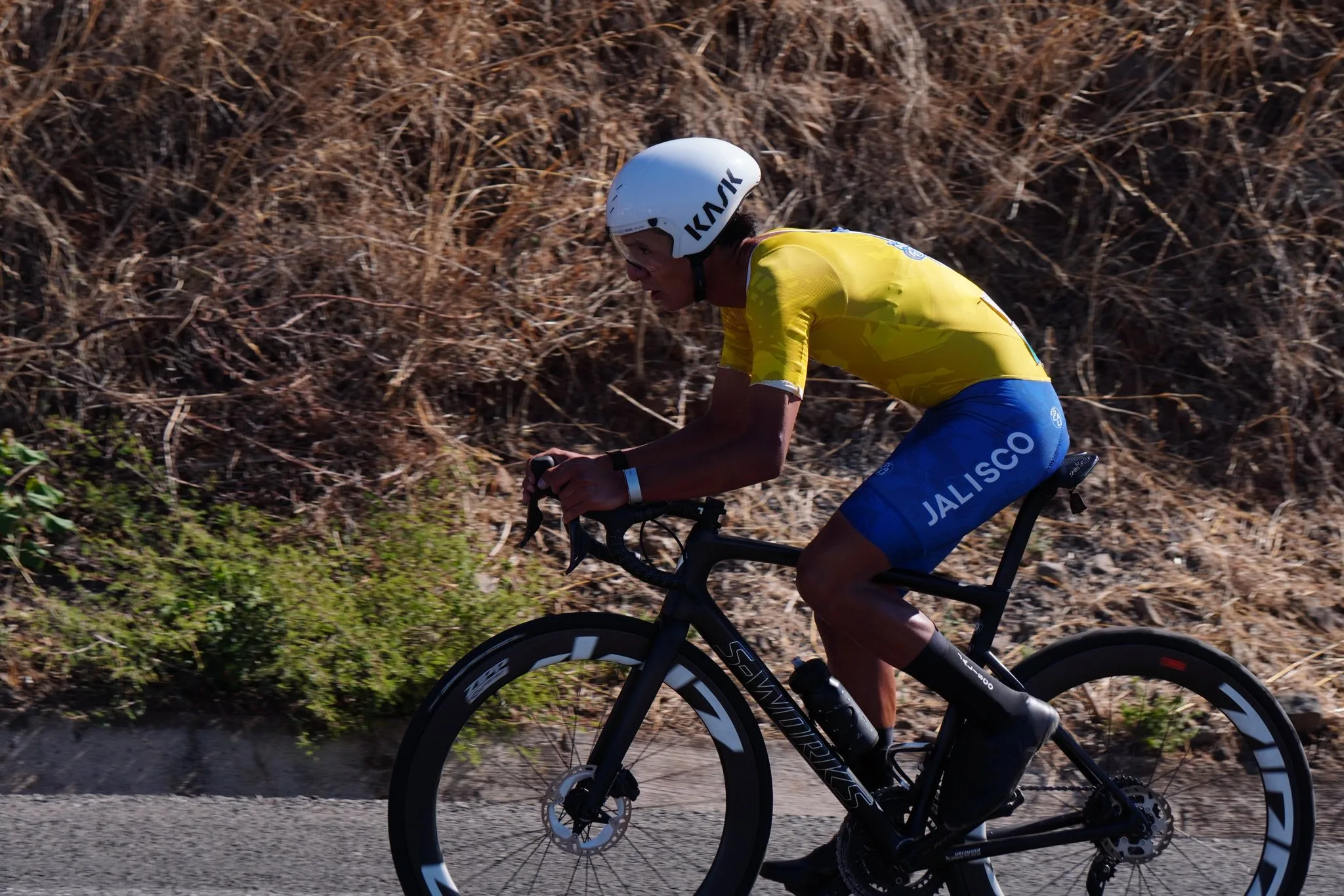 Un ciclista de la selección Jalisco en su participación en la Olimpiada Nacional que este año tuvo multisedes. Foto: CODE Jalisco.