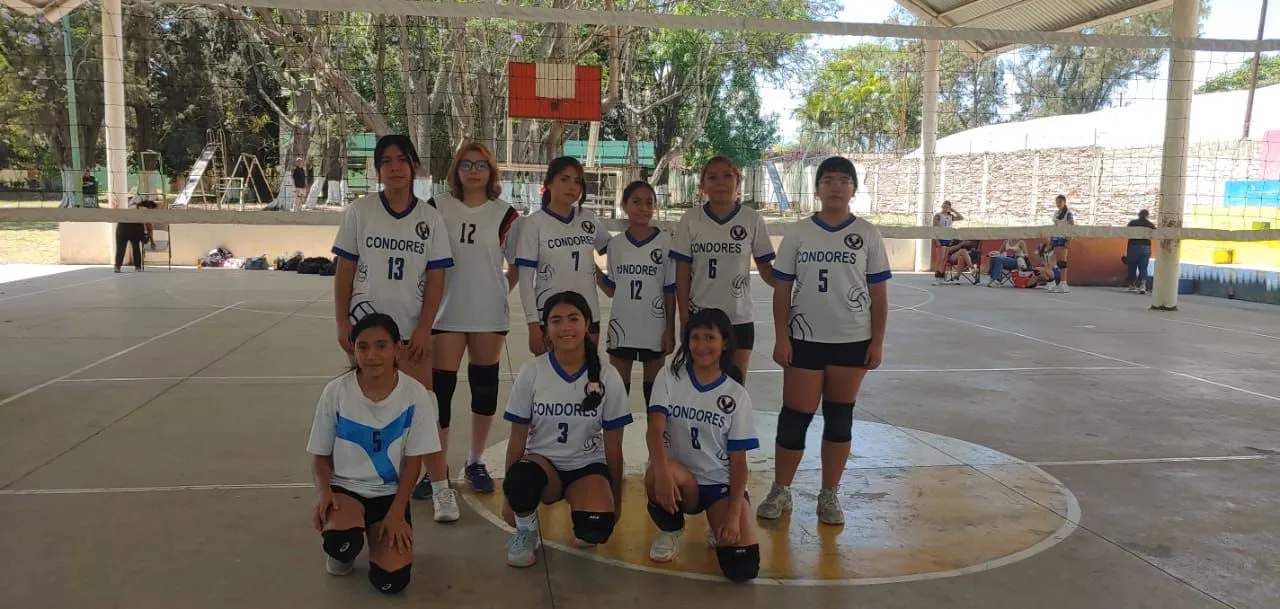 Integrantes del equipo femenil de Voleibol Cóndores de Chapala. Foto: Cortesía.