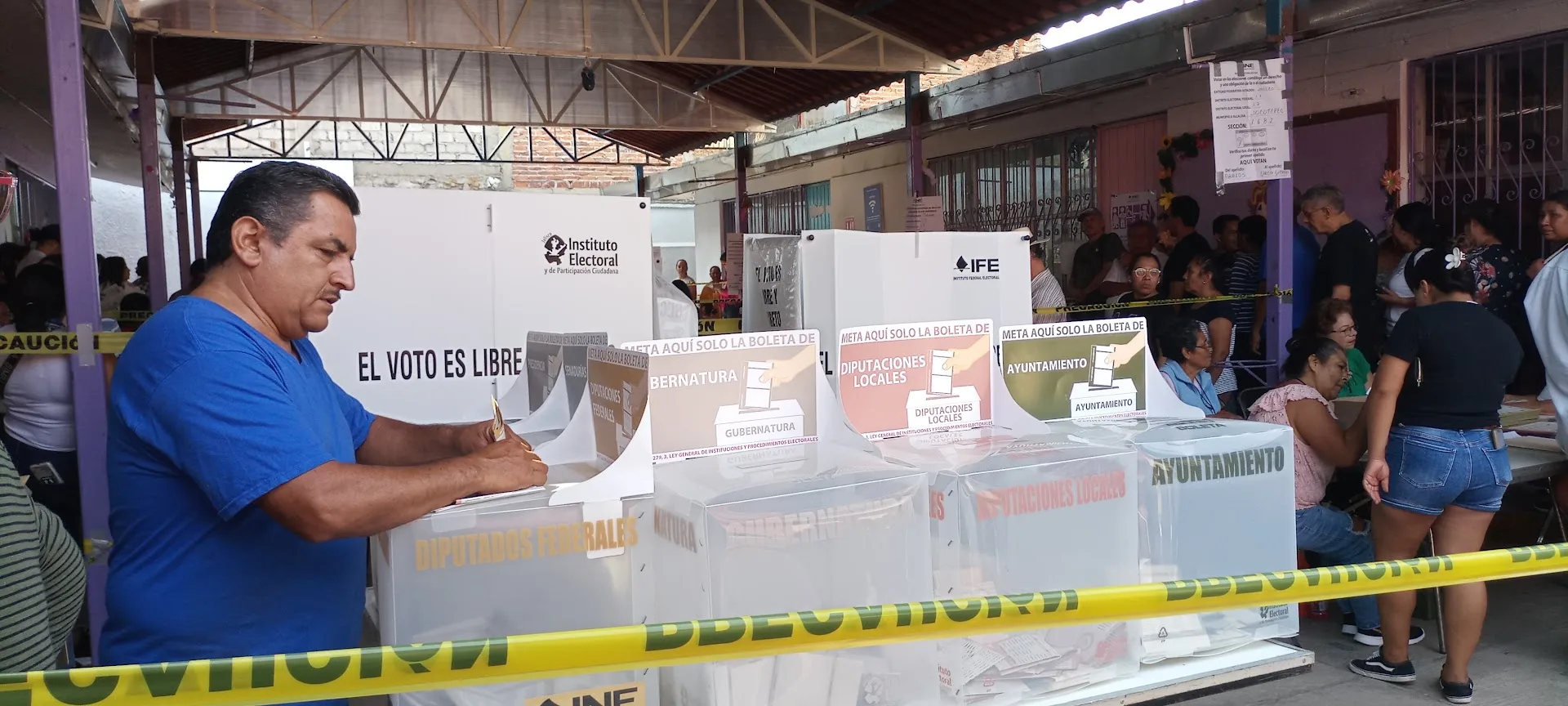 Urnas electorales instaladas en una casilla del municipio de Chapala para la elección de representantes populares. Foto: Archivo Laguna.