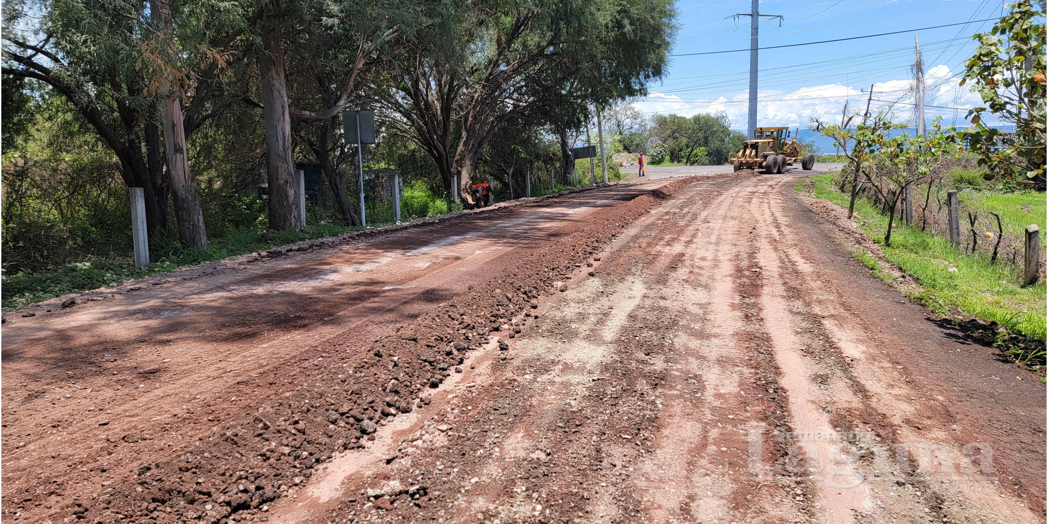 Los trabajos de mantenimiento del camino al CEINJURE en Chapala iniciaron el 11 de junio. Foto: D. Arturo Ortega.