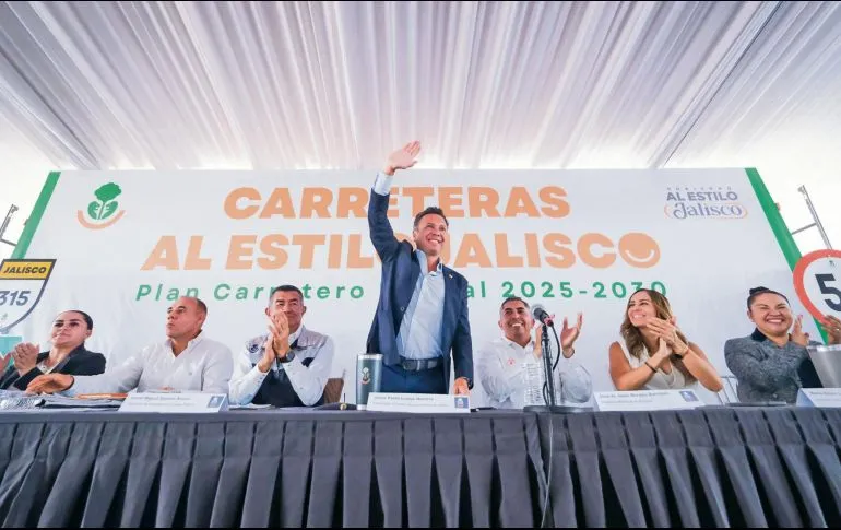 El gobernador durante la conferencia de prensa sobre el Plan Estatal de Carreteras 2025–2030. Foto: El Informador.