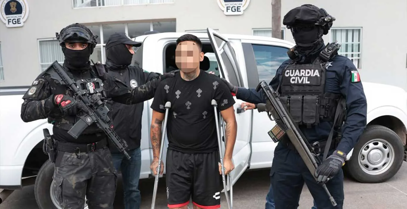 Imagen de la captura de Tondiro, el emboscador de elementos de la Guardia Civil en Michoacán. Foto: Fiscalía General del Estado de Michoacán.