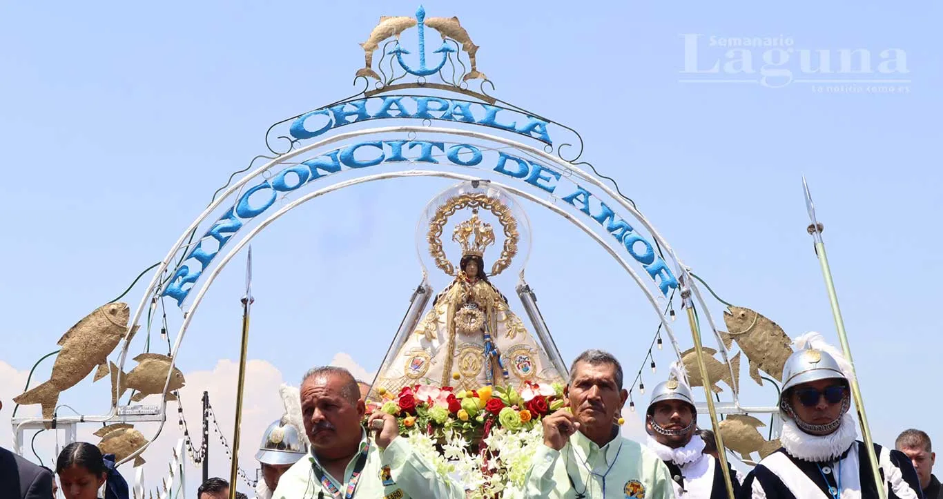 La imagen de la Virgen de Zapopan durante su recorrido por el malecón y el muelle de Chapala en su visita número 71. Foto: D. Arturo Ortega.