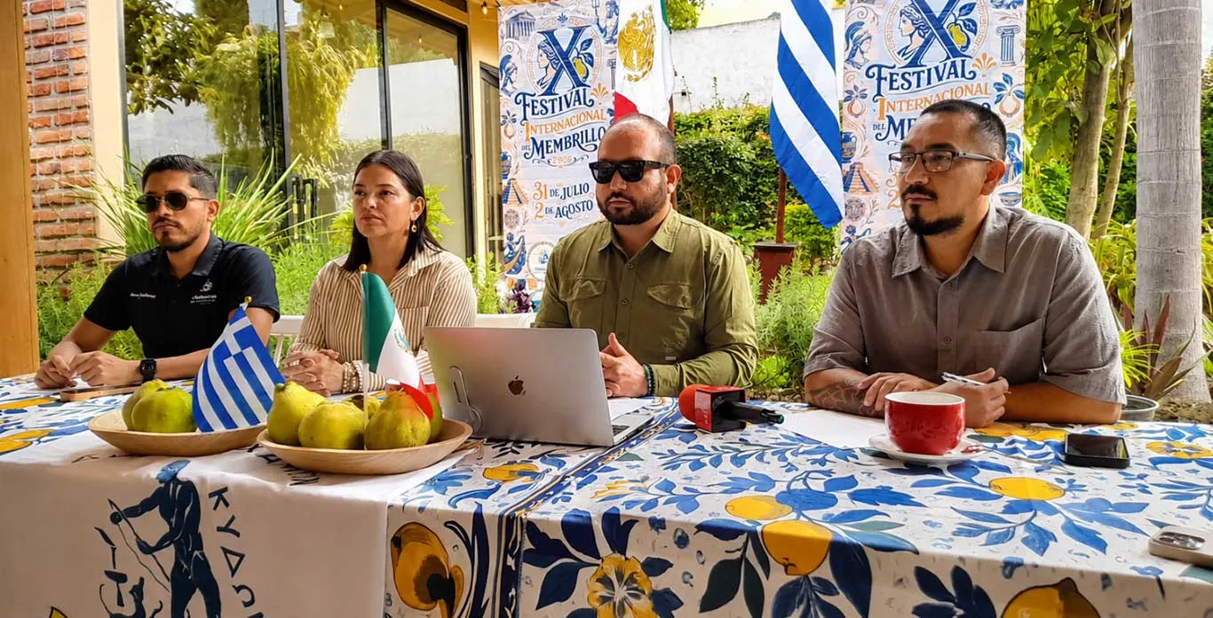 Autoridades del municipio de Ixtlahuacán de los Membrillos presentaron las actividades y pormenores del X Festival Internacional del Membrillo durante una conferencia de prensa. Foto: Cortesía.