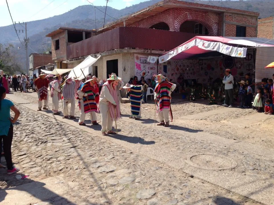 Representación de un baile en una de las Calle de Mezcala de la Asunción. Foto: Cortesía.