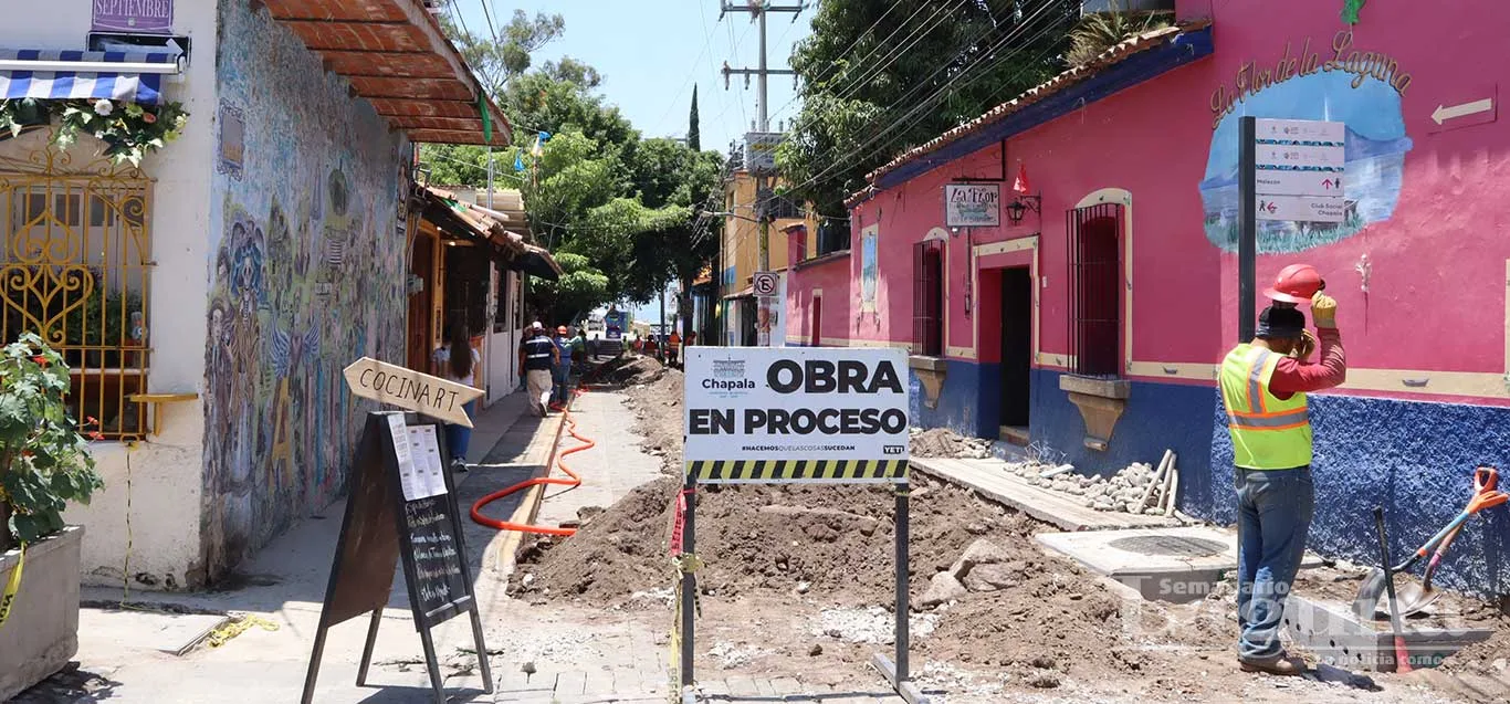 Los trabajos en el cruce de las calles Morelos y 16 de Septiembre iniciaron el 6 de agosto y se prevé su conclusión para el lunes 10. Foto: D. Arturo Ortega.