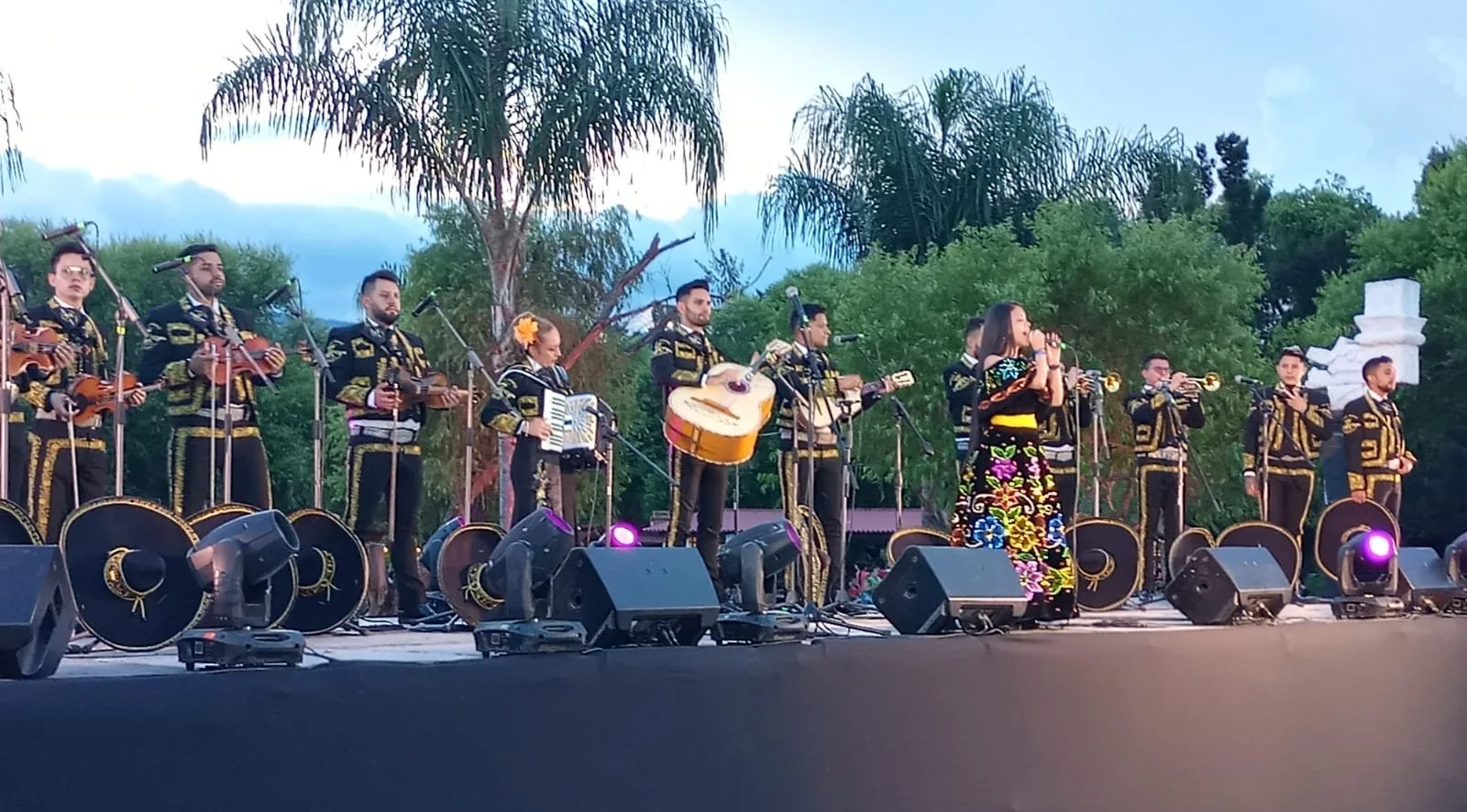 Agrupación de mariachis durante una presentación. Foto: Cortesía.