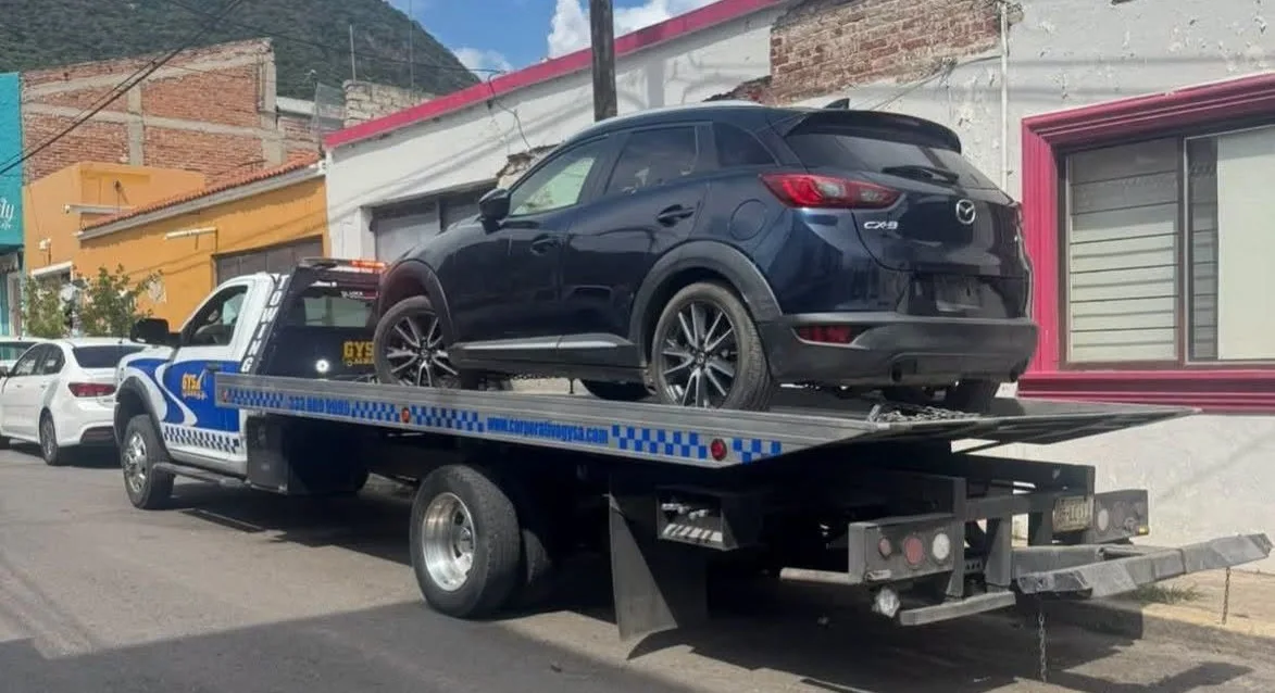 El vehículo fue asegurado en la cabecera municipal de Jocotepec. Foto: Cortesía.