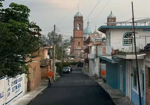 Una de las vialidades repavimentadas en Atotonilquillo. Foto: Vive Atotonilquillo.