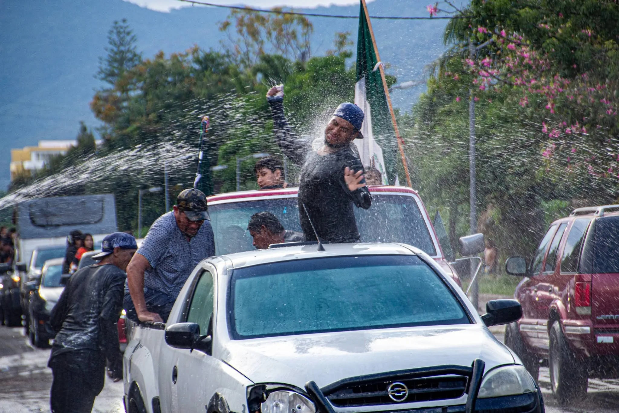 La Mojadera se realizó sobre la carretera de San Juan Cosalá. Foto: Josué Mondragón.