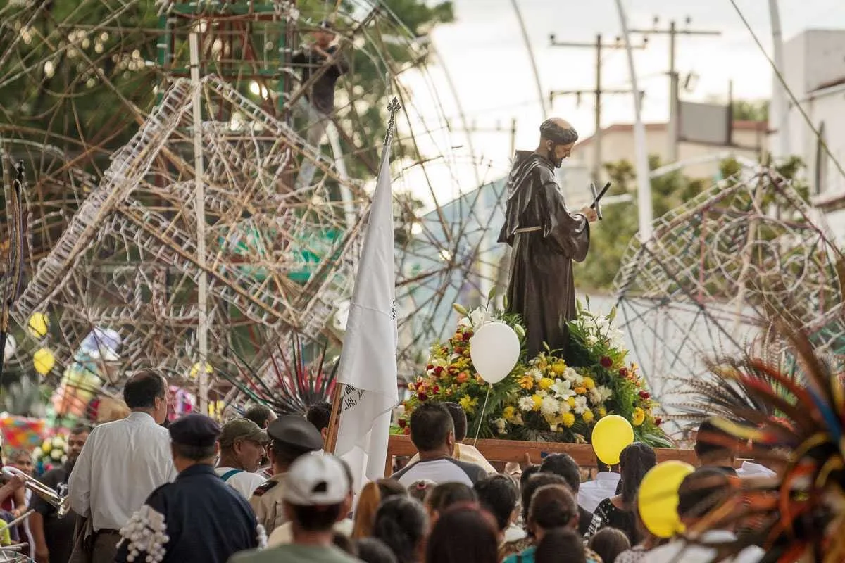 Recorrido de los fieles de Chapala Junto a su santo patrono. Foto: The Lakeside Guide.