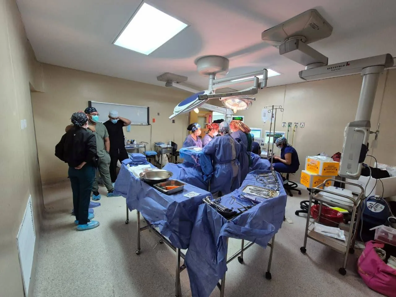 Sala de operaciones durante un procedimiento médico en Jalisco. Foto: Cortesía.