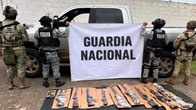 Armamento confiscado por la Guardia Nacional y el Ejército Mexicano. Foto: Cortesía.