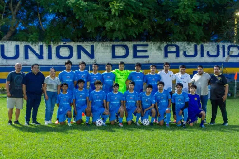 Jugadores del equipo Unión de Ajijic (UDA). Foto: UDA.