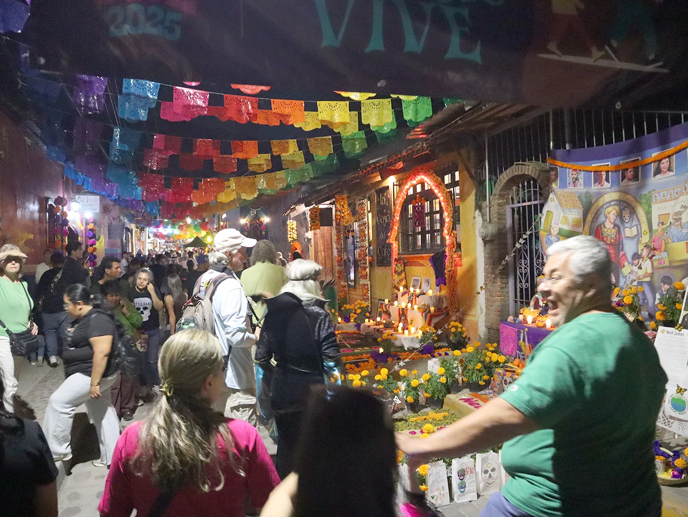 Parte de las celebraciones del Día de Muertos en Ajijic. Foto: Sofía Medeles.